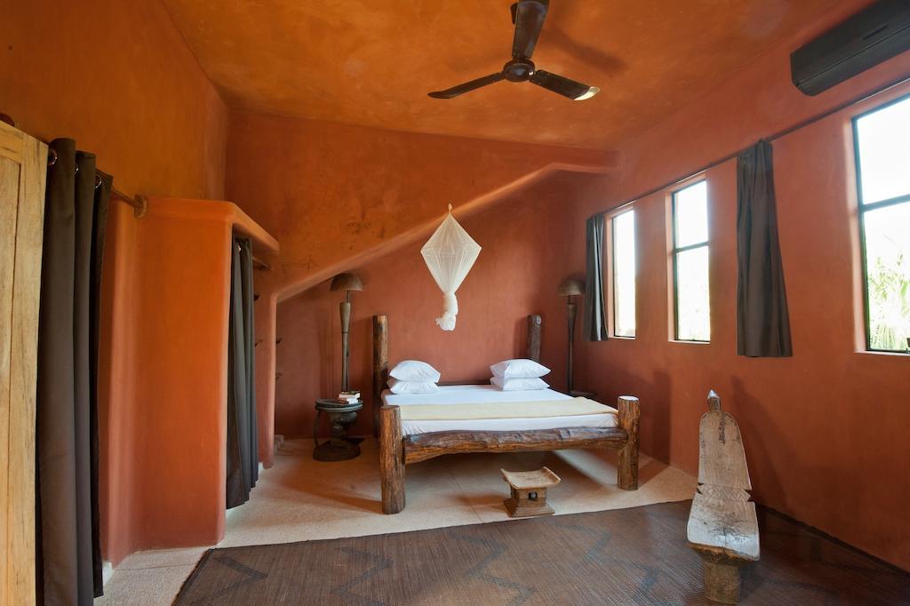 Tama Lodge Мбур Стая снимка