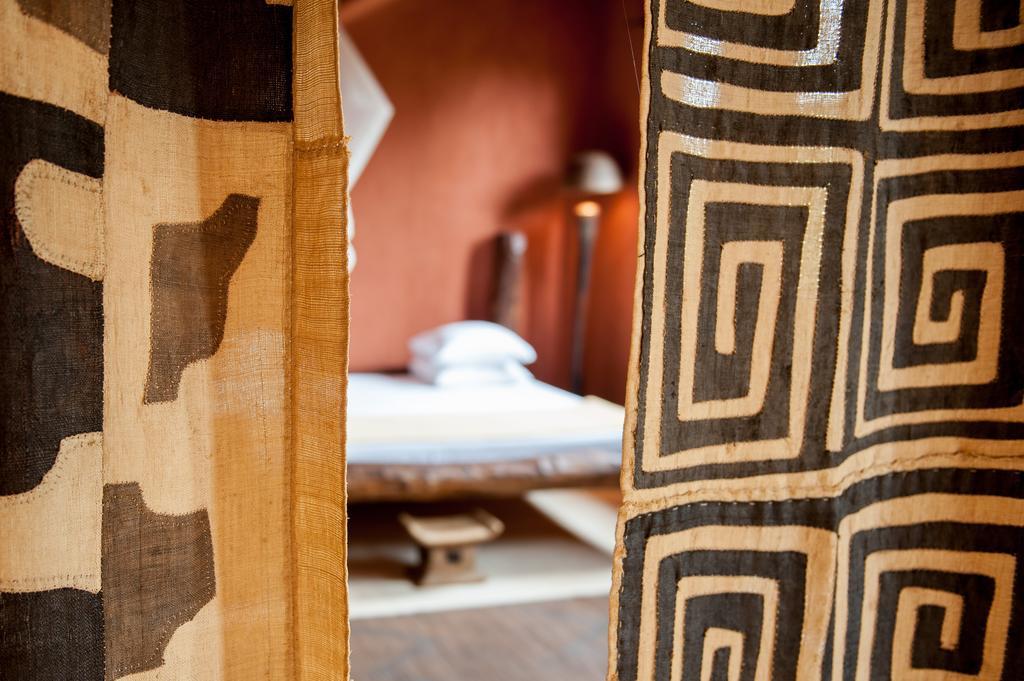 Tama Lodge Мбур Екстериор снимка