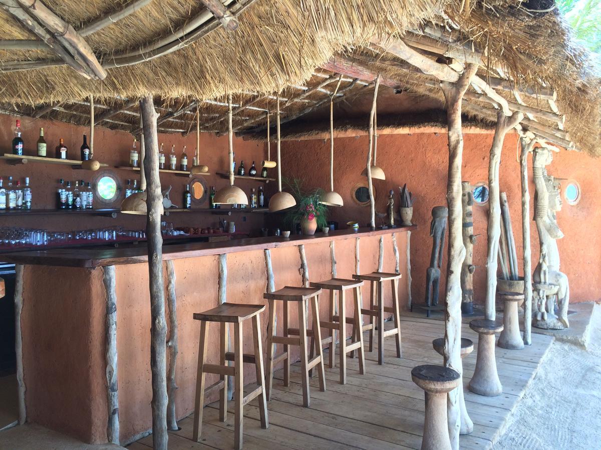 Tama Lodge Мбур Екстериор снимка